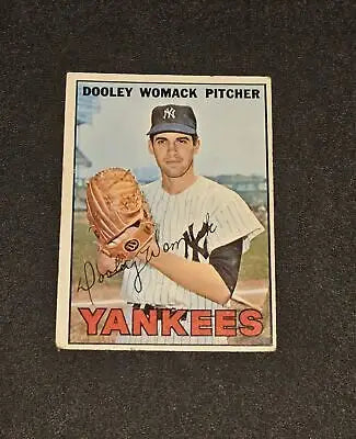 1967 Topps Dooley Womack baseball card showcasing Dooley Womack womack baseball card