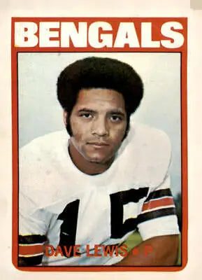 Dave Lewis Bengals trading card 1972 Topps #237 in EX-MT condition