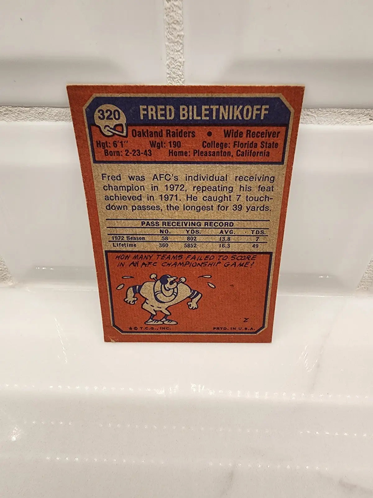 Vintage Fred Biletnikoff trading card from 1973 Topps - #320, in VG-VGEX condition