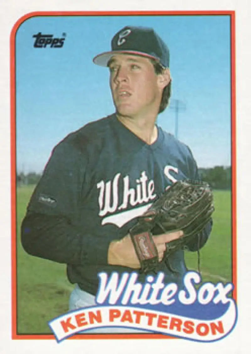 Baseball card of Ken Patterson in navy uniform for Chicago White Sox collection