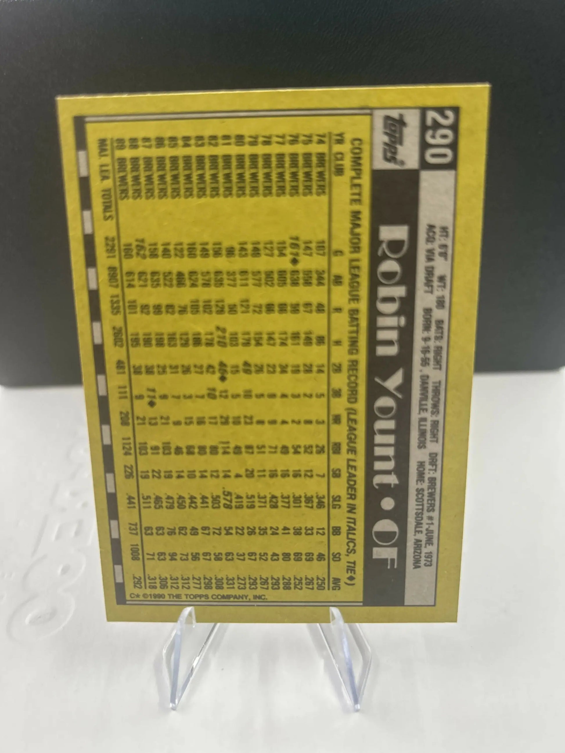 1990 Topps Robin Yount Milwaukee Brewers HOF baseball card featuring topps robin yount