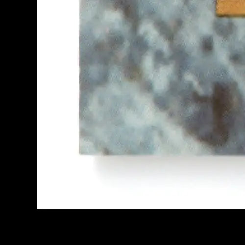 Gray and white patterned stone tile corner from classic basketball Anderson Hunt #46 collectible