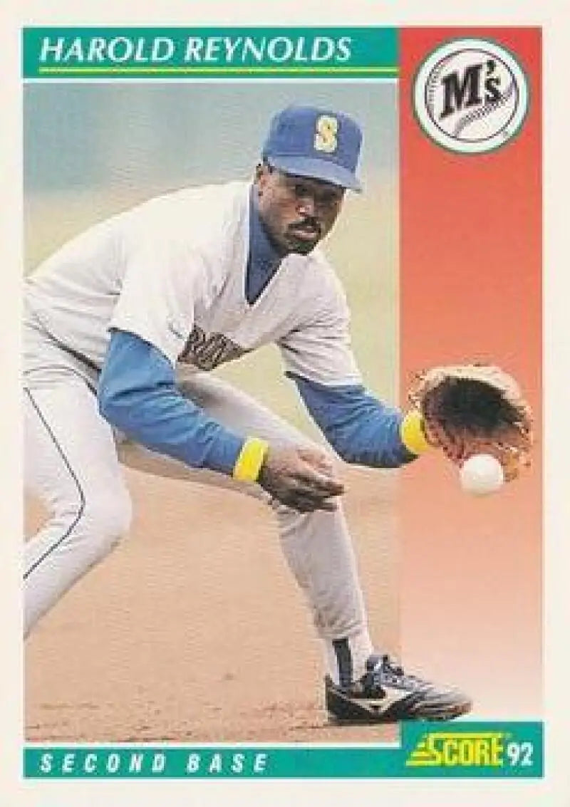 Harold Reynolds fielding on 1992 Score #250 Seattle Mariners Baseball Card