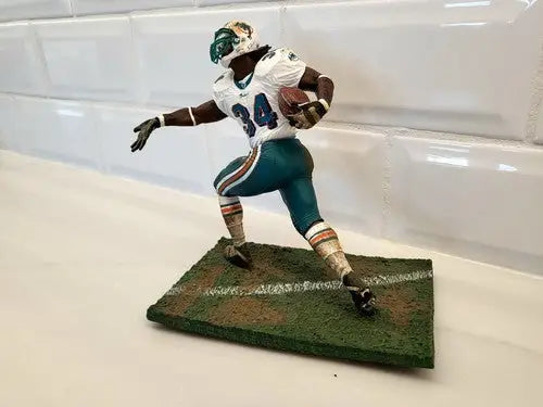 Miami Dolphins Ricky Williams McFarlane Sportspicks figurine from 2002 Series 4