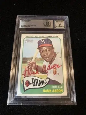 2014 TOPPS HERITAGE 1965 HANK AARON RED AUTOGRAPH ATLANTA BRAVES BGS 9 - Trading Cards