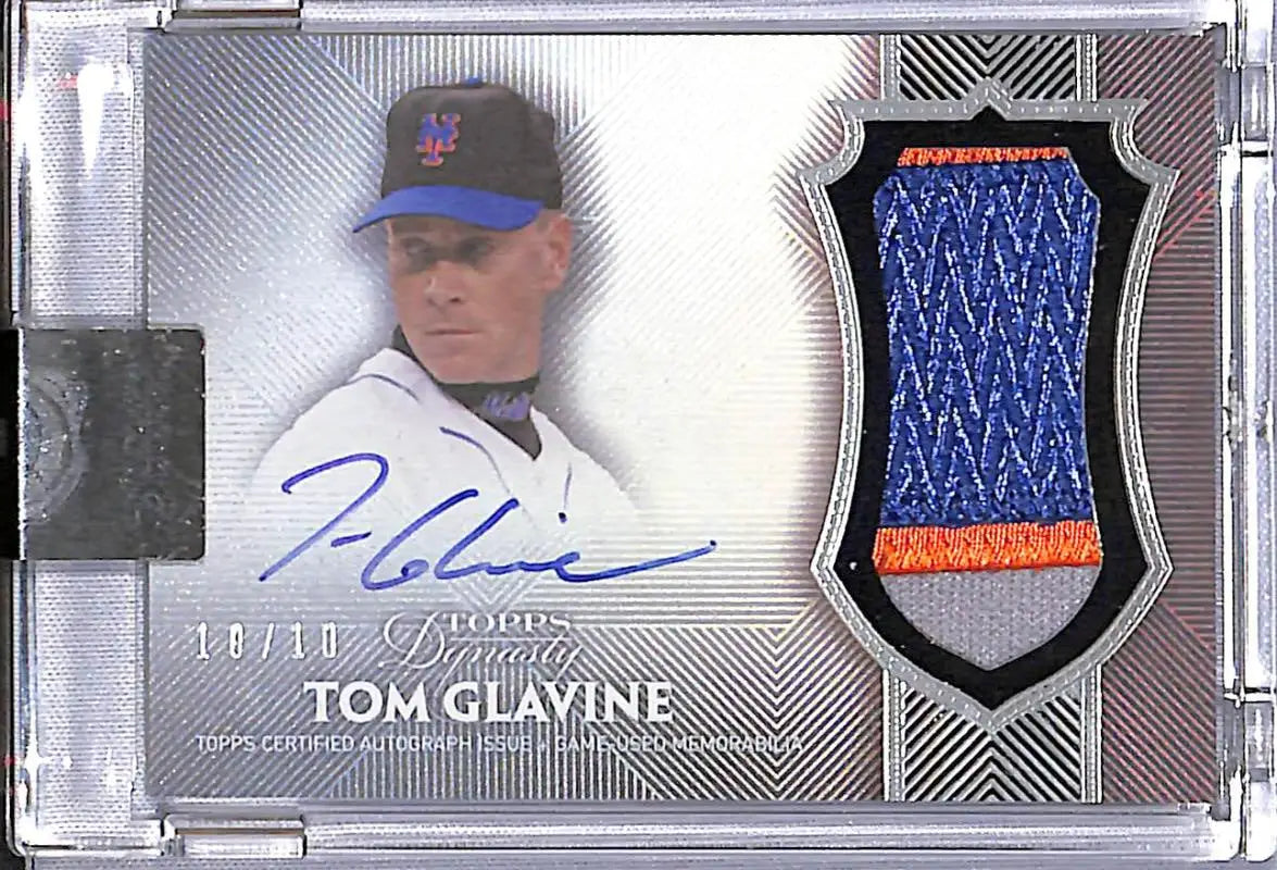 Autographed Tom Glavine baseball card from Topps Dynasty Dynastic Decoration collection