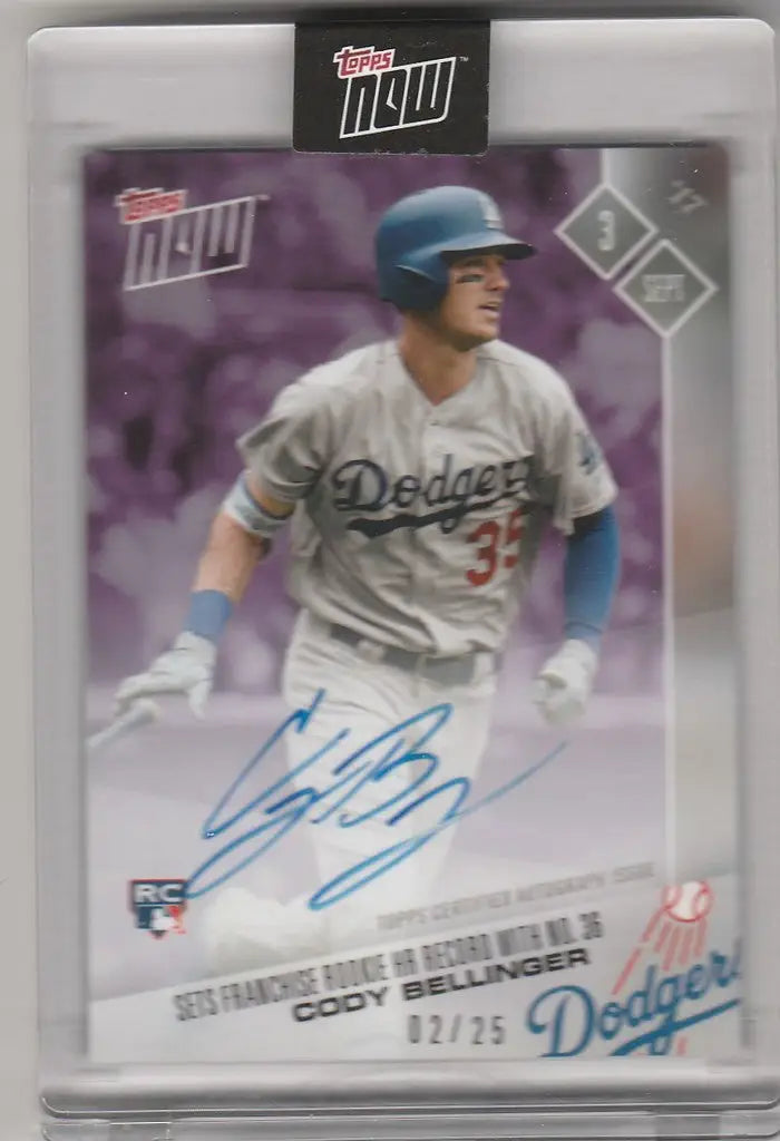 Baseball card of Cody Bellinger Los Angeles with blue signature, 558C edition