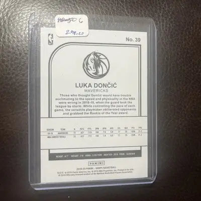 NBA Hoops Luka Dončić basketball card from 2019-20 Dallas Mavericks No. 39