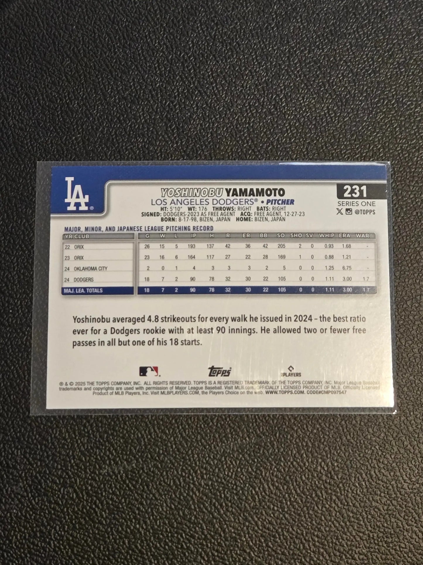 Baseball trading card of Yoshinobu Yamamoto from 2025 Topps Yamamoto Diamante Foil