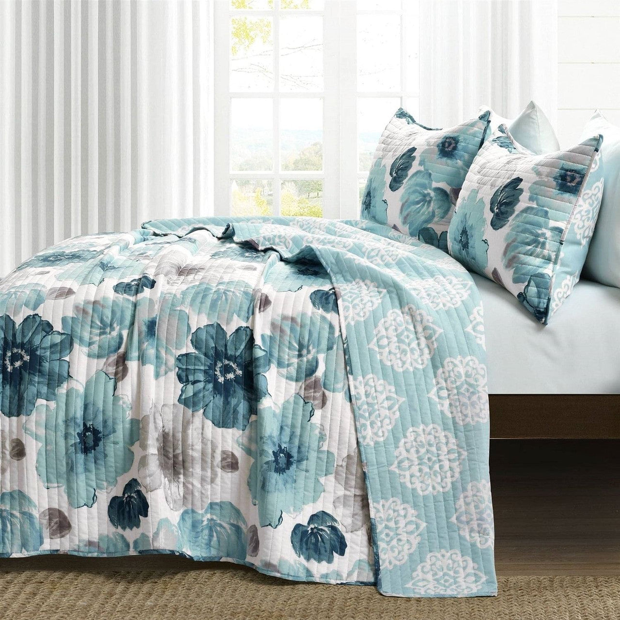 King size Blue Grey Flowers Lightweight Polyester Microfiber Quilt Set-0