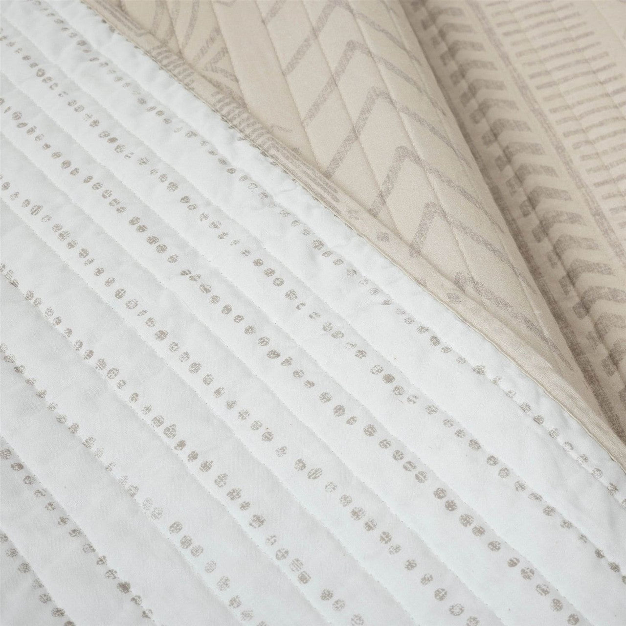 King Scandinavian Chevron Beige Tan White Reversible Cotton Quilt Set-1