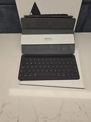 Black iPad Pro Smart Keyboard Folio for Apple iPad Pro 10.5 Inch Model A1829