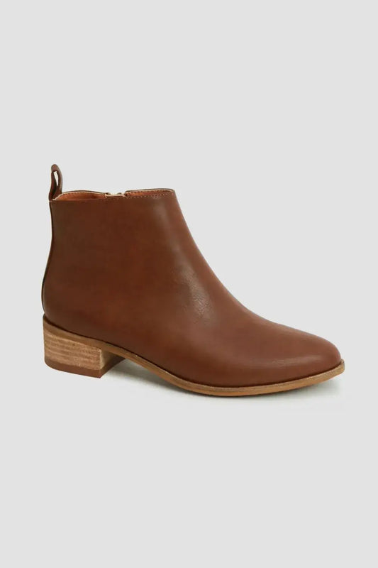 Beast Fashion PU Leather Block Heel Boots - Brown / 5.5