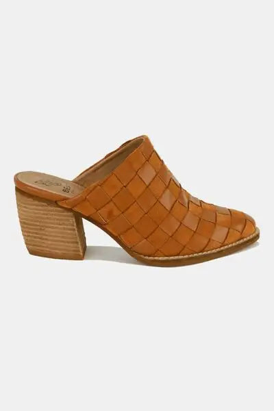 Beast Fashion Woven Checkerboard Block Heel Mule Shoes - Woven Checkerboard Block Heel Mule Shoes