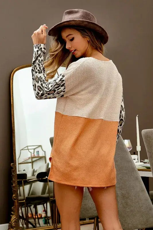 BiBi Color Block Leopard V Neck Knit Top