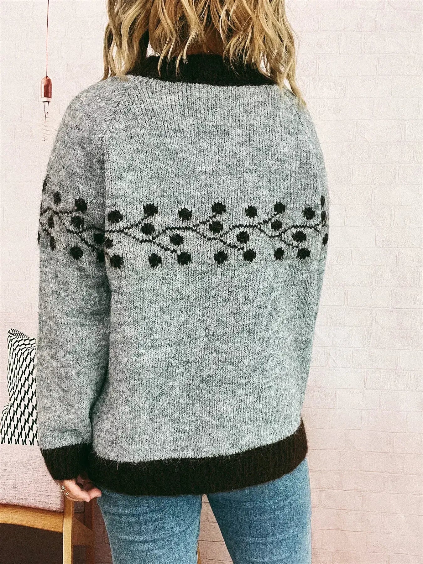 Contrast Hem Round Neck Sweater