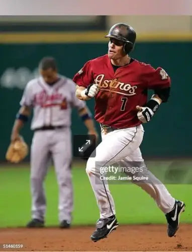 Baseball player running in Craig Biggio NIKE PRO Game Used Cleats Photo Matched