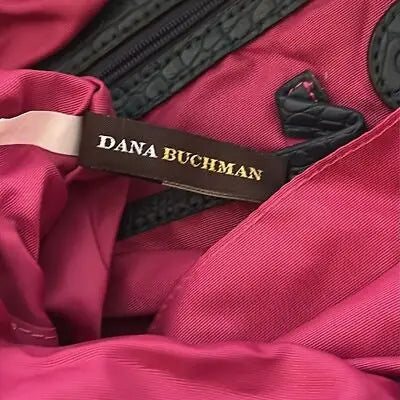 Dana Buchman oversized floral canvas tote bag label sewn into fuchsia lining with black zipper