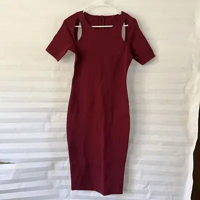 Maroon cold-shoulder short-sleeved midi dress with rear zip and shoulder cutouts
