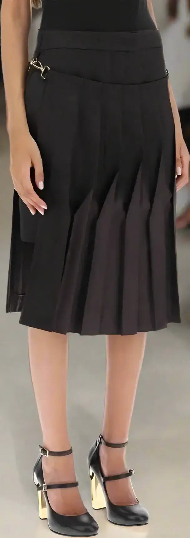 FENDI black knee-length pleated skirt with silver horsebit detail made of cotton and silk
