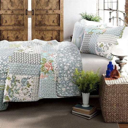 Full/Queen Boho Floral Blue Cotton Lightweight Quilt Set - Quilts & Blankets