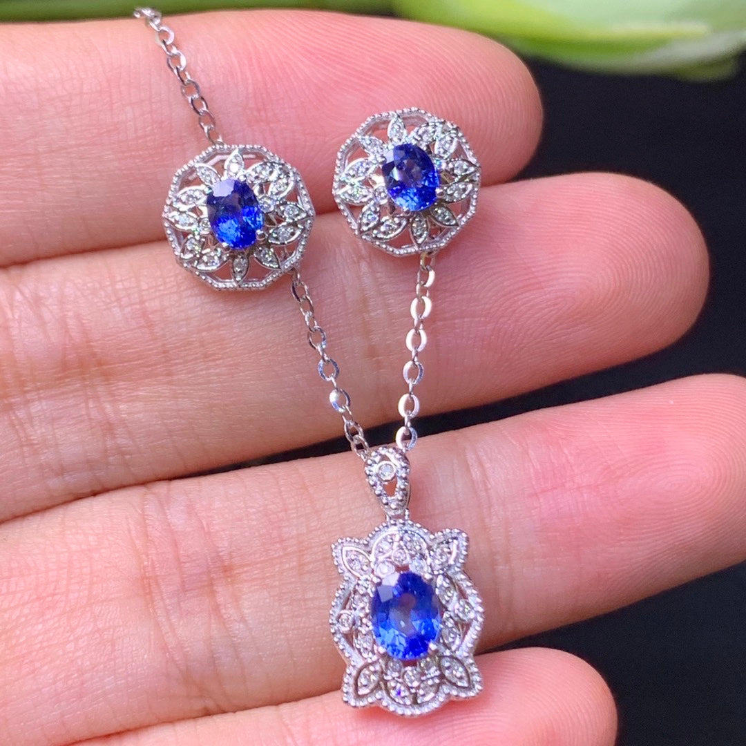18K Gold Sapphire Pendant Necklaces