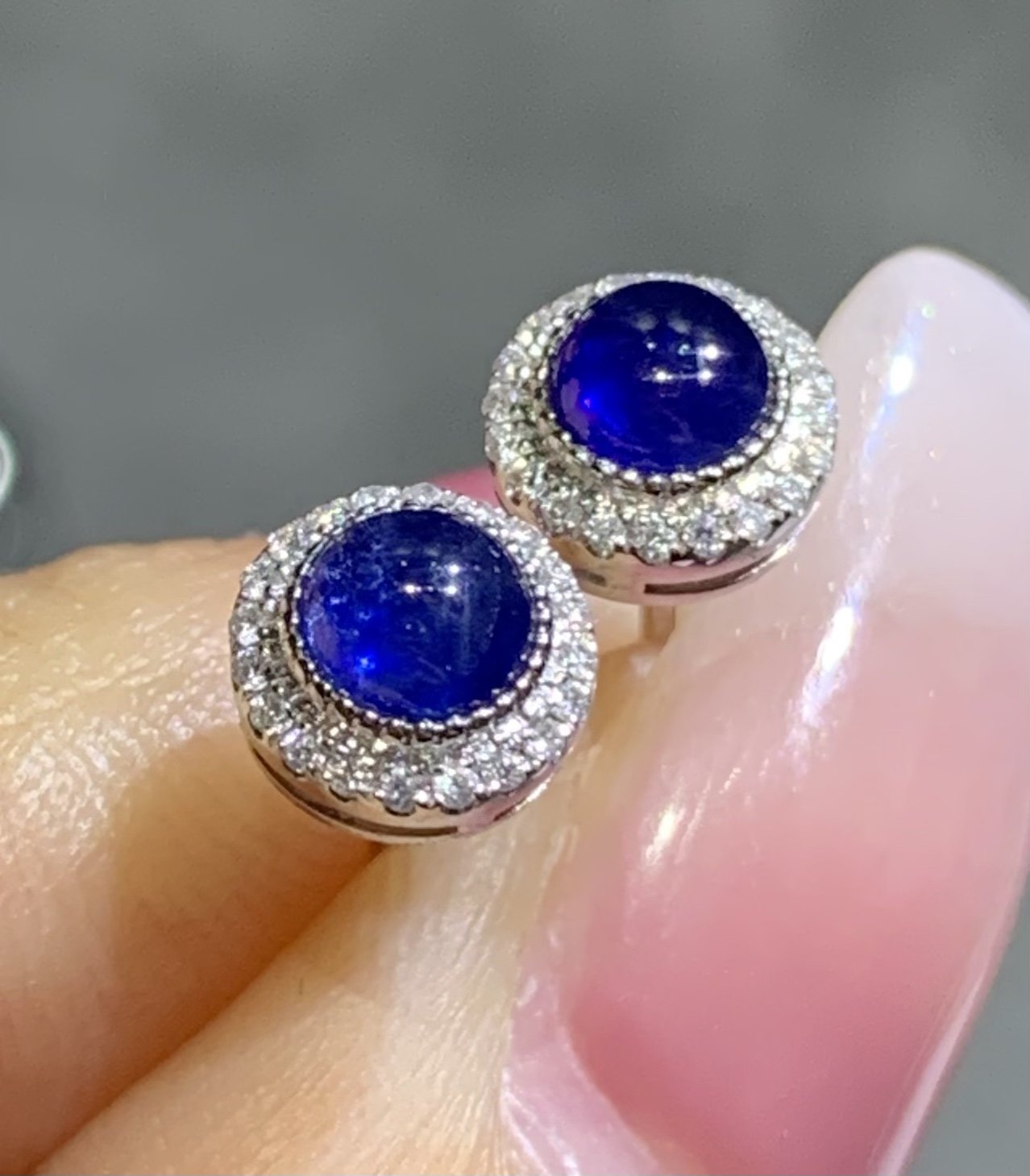 18K Gold Sapphire Stud Earrings