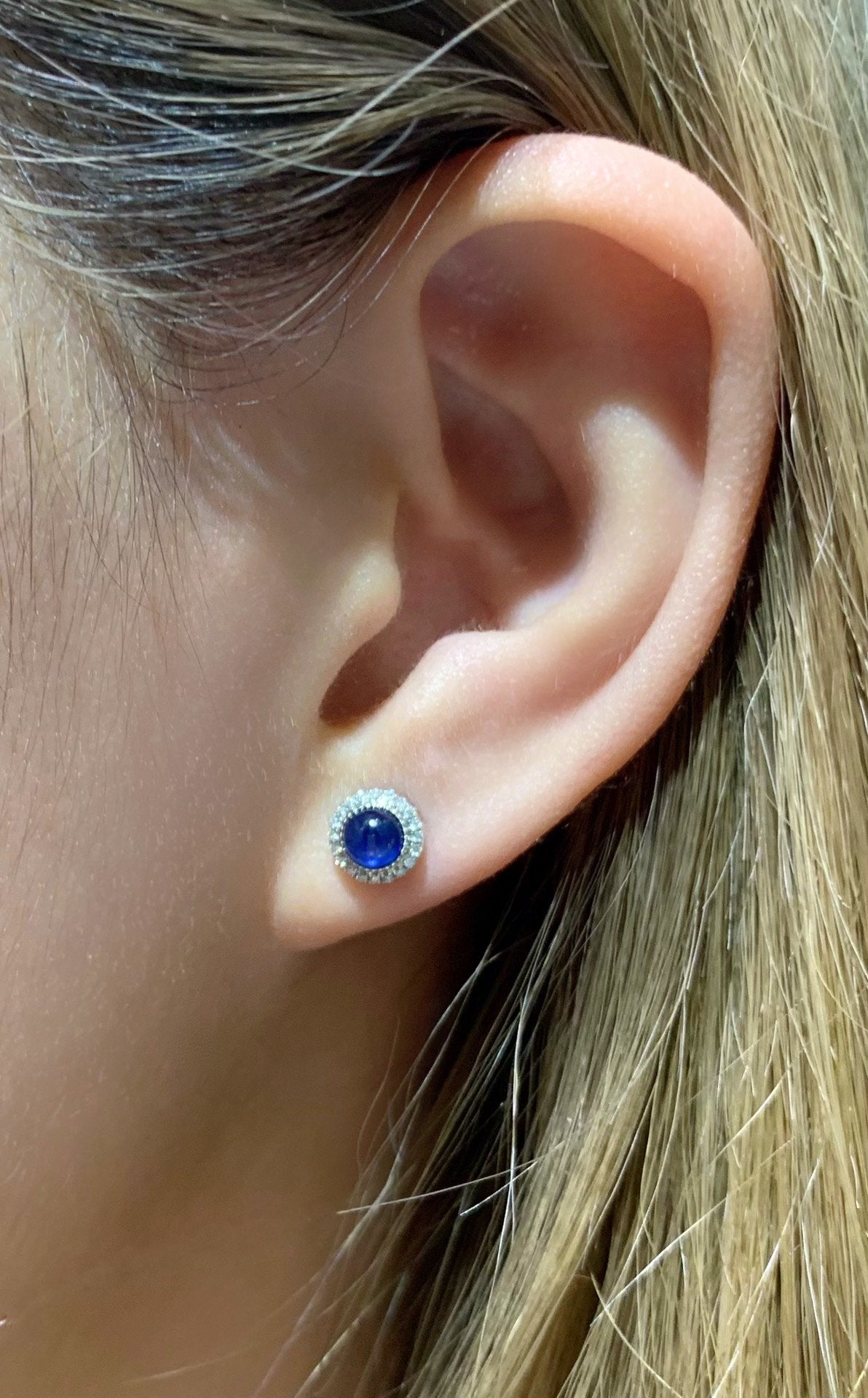 18K Gold Sapphire Stud Earrings