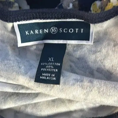 Karen Scott women’s dark blue floral XL shirt made of 60% cotton and 40% polyester