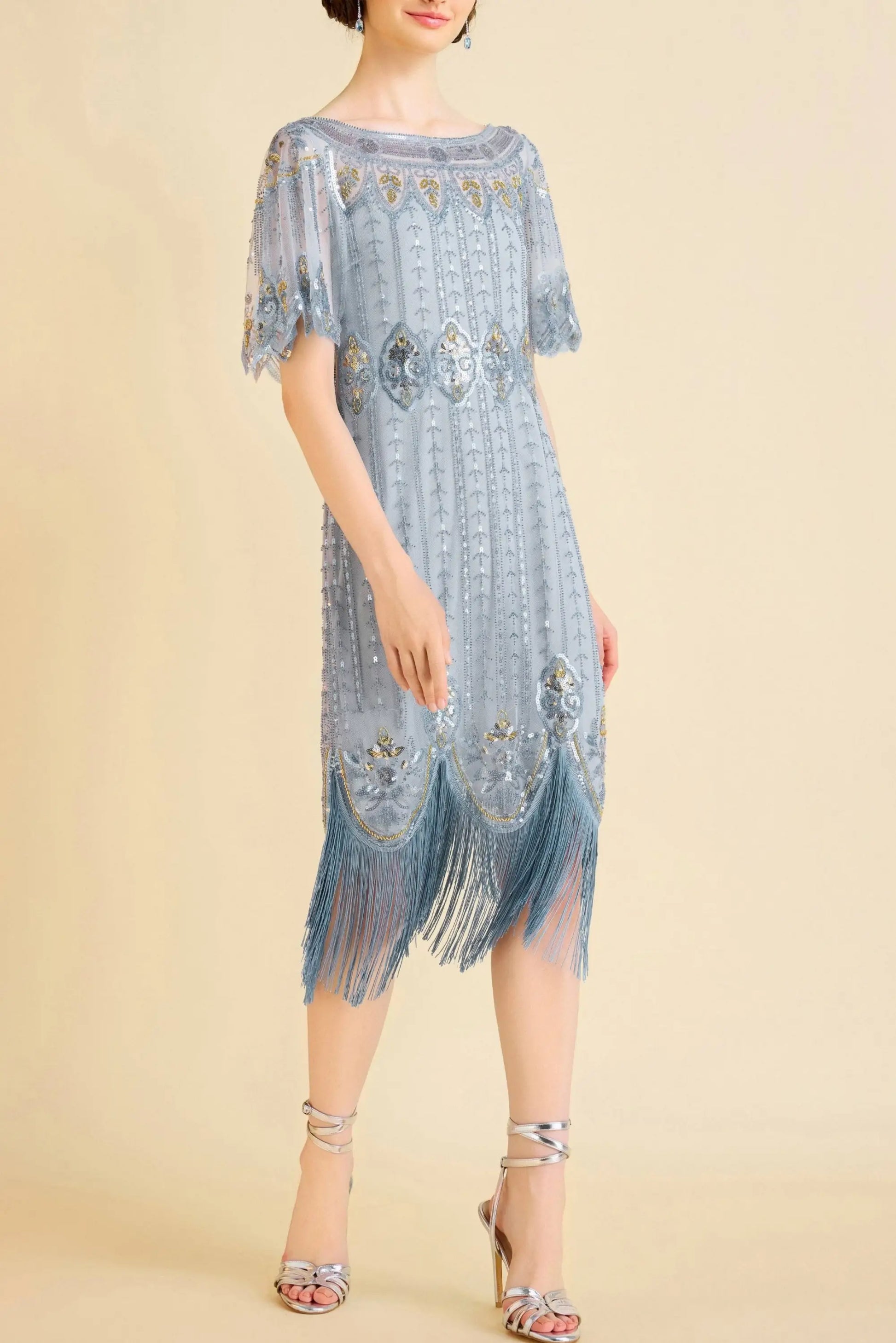 Sky blue beaded flapper dress with fringes and short sleeves for cocktail events