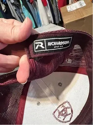 Men’s Ariat Richardson One Size Grey Maroon Trucker Hat