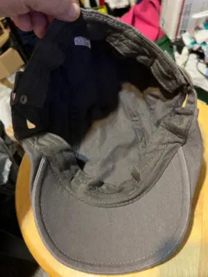 Inside-out men’s gray flat cap with adjustable strap for stylish casual wear