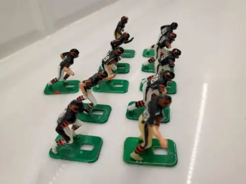 Toy football players from NFL Vtg Haiti Tudor Chicago Bears Electronic Football Player Set