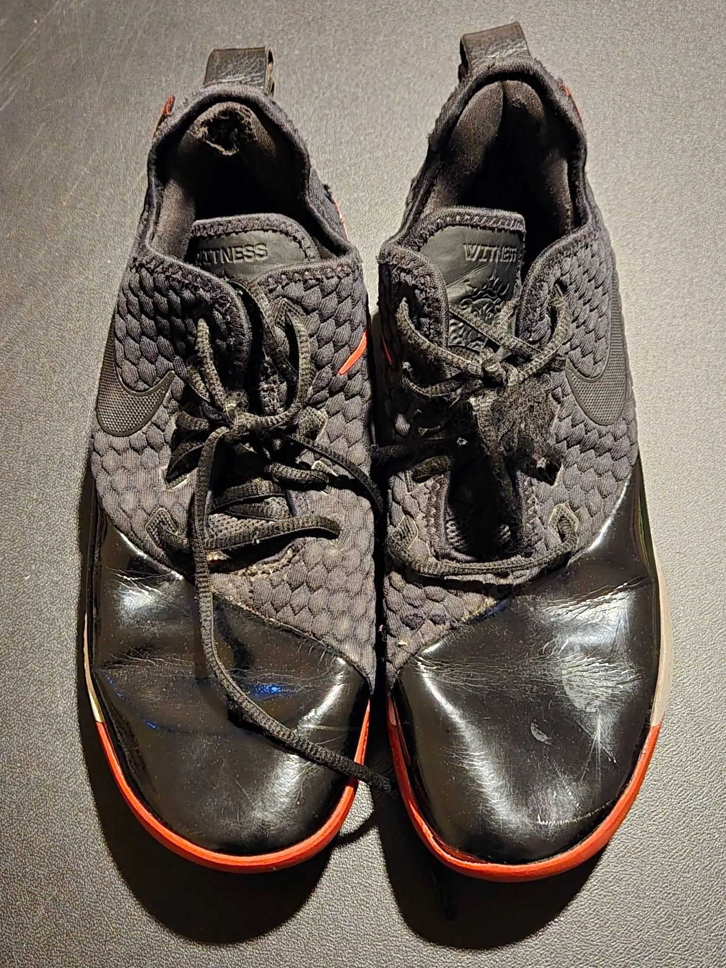 Nike LeBron Witness Basketball Shoes Mens 11 Black Red Low Top BQ9819-001 2018 - Basketball Shoes