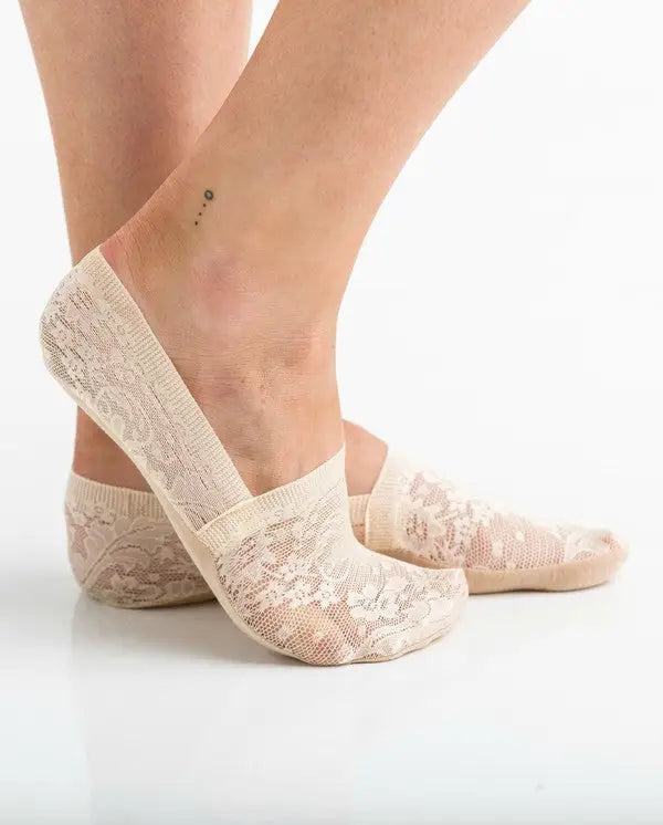 Beige floral lace no-show sneaker socks in the No-Slip Floral Lace Sneaker Socks 3 Pack