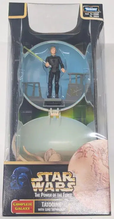 Star Wars Tatooine playset with Luke Skywalker figure from the Complete Galaxy collection