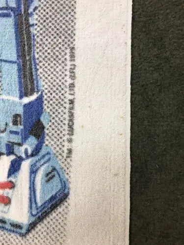 Printed STAR WARS towel featuring R2-D2 and C3PO from Empire Strikes Back 1979
