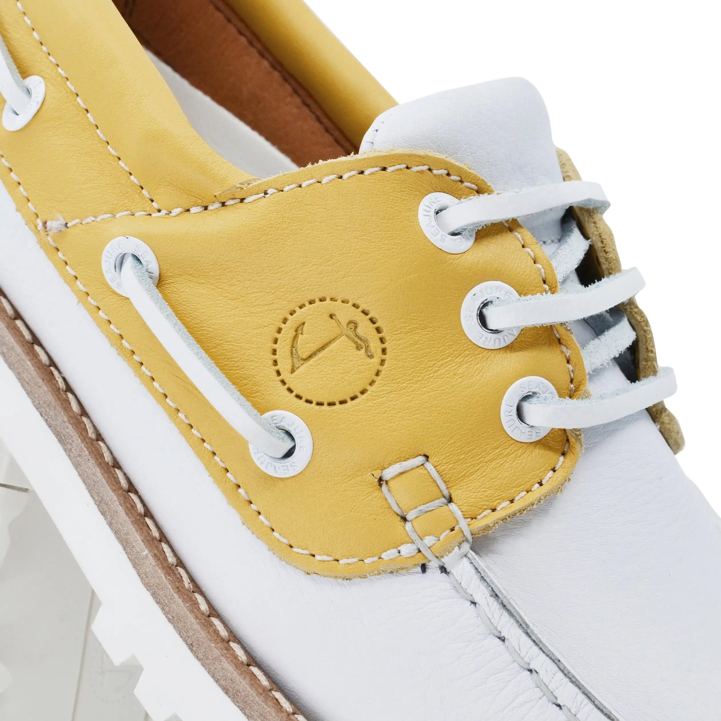 High quality Women Boat Shoe Quirimbas with white and yellow leather accents