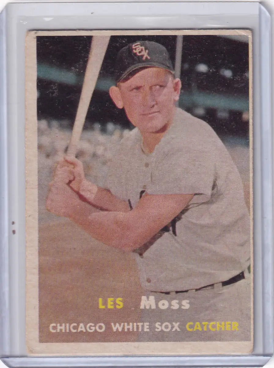 Vintage Chicago White Sox Les Moss 1957 Topps Baseball card front view