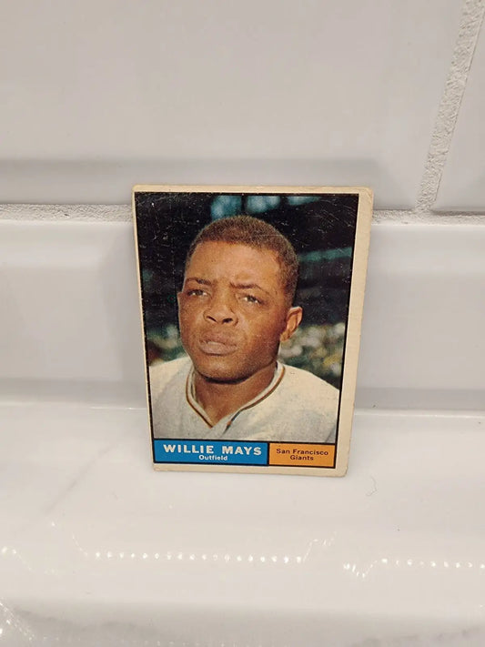 Willie Mays baseball card from 1961 Topps showing Willie Mays of the San Francisco Giants