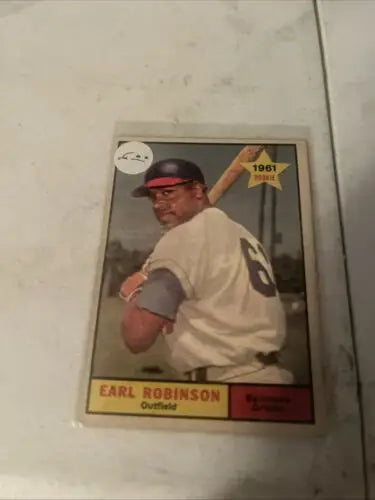 Earl Robinson 1961 Topps 343 Trading Card RC EX-MT for baseball card collectors