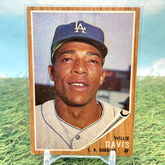 Vintage Willie Davis Los Angeles Dodgers baseball card in protective sleeve for Los Angeles collectors