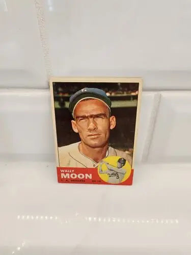 Vintage Wally Moon baseball card from 1963 Topps featuring Los Angeles Dodgers trading card