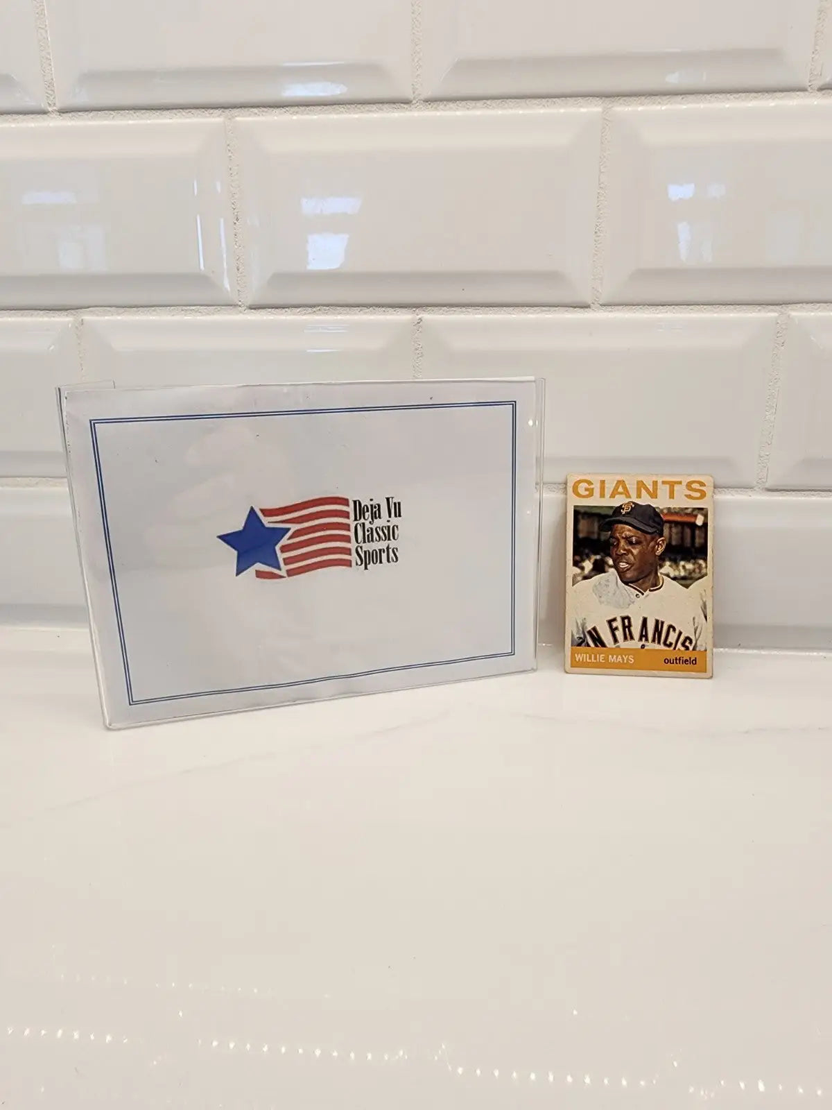 Trading card featuring Willie Mays of the San Francisco Giants with envelope