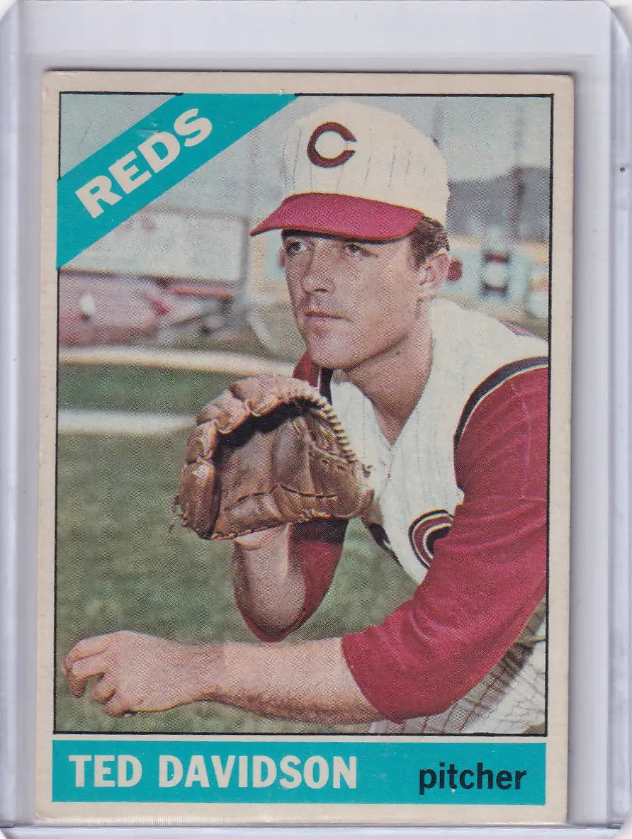 1966 Topps Baseball card of Ted Davidson in Cincinnati Reds uniform with glove