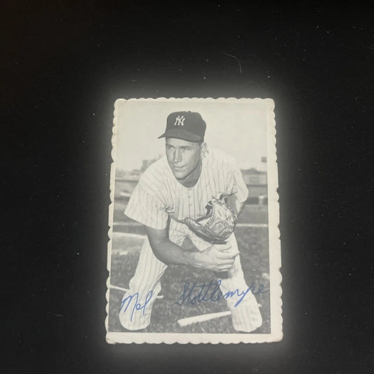 Signed vintage Mel Stottlemyre Deckle Edge trading card from 1969 Topps #13