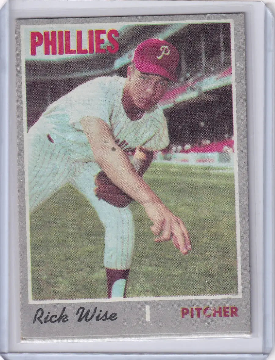 Rick Wise throwing pose on 1970 Topps Baseball card for Philadelphia Phillies