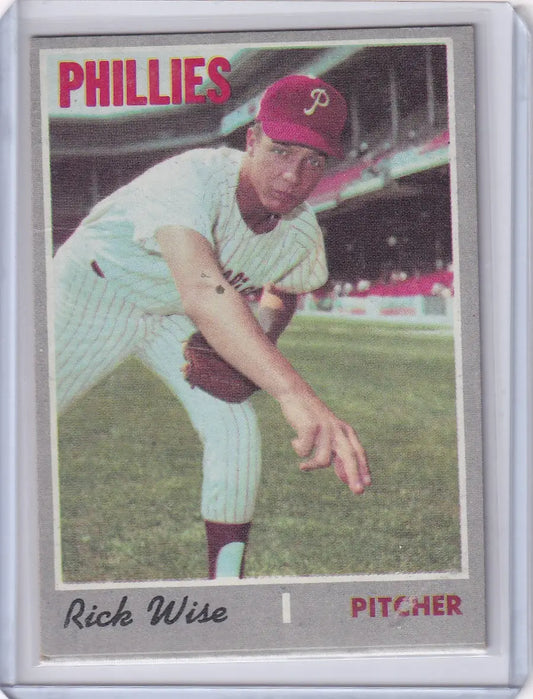 Rick Wise throwing pose on 1970 Topps Baseball card for Philadelphia Phillies