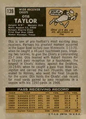 Otis Taylor football card from 1971 Topps #139 featuring Kansas City Chiefs player