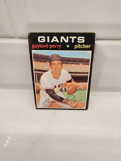 Gaylord Perry baseball trading card from 1971 Topps #140, a classic sports trading card